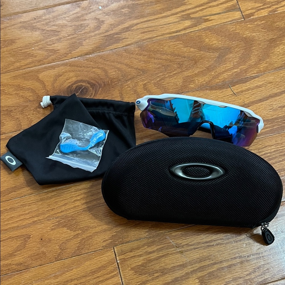 Oakley Black and Blue VR Glasses